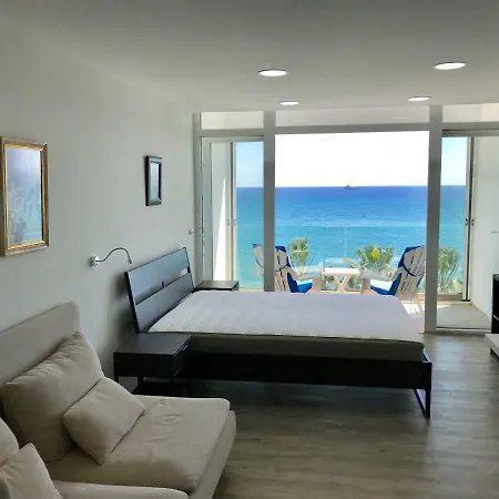 Appartamento Lovely Seafront Studio Larnaca