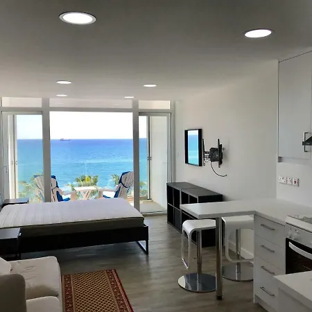 Apartmán Lovely Seafront Studio